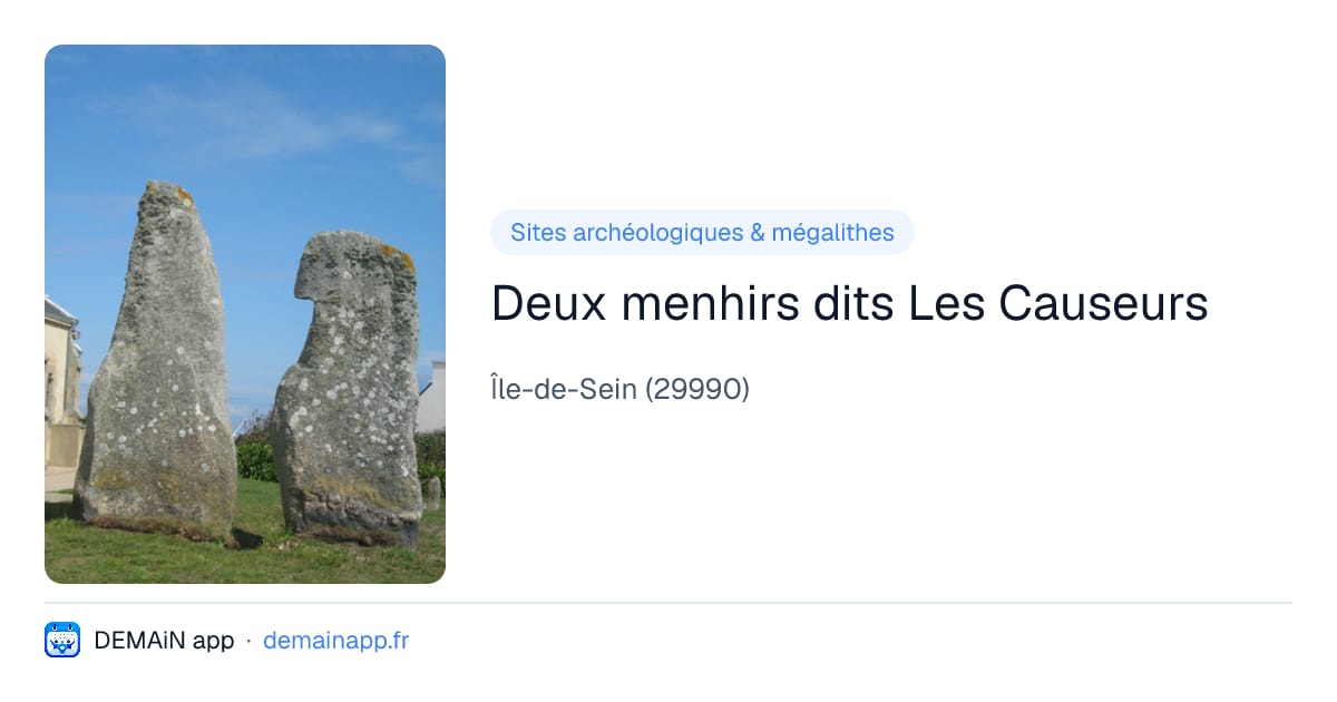 Deux menhirs dits Les Causeurs — Île-de-Sein