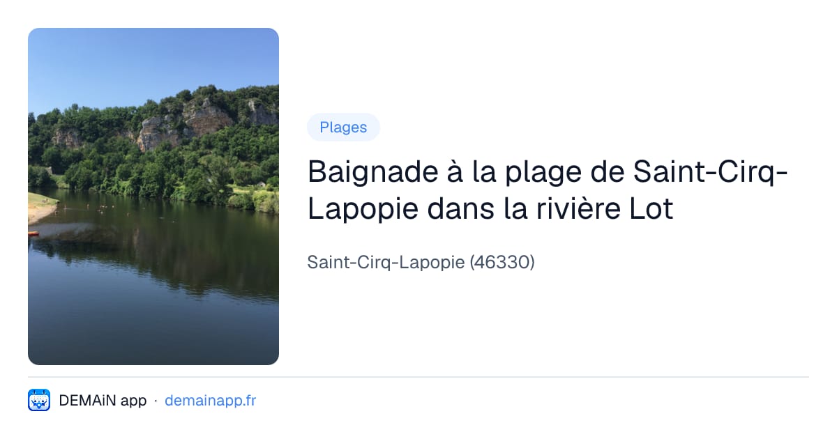 Baignade à la plage de Saint-Cirq-Lapopie dans la rivière Lot — Saint-Cirq-Lapopie